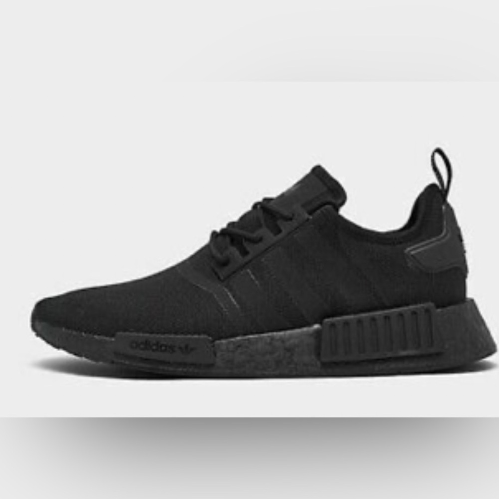 Kid’s adidas size 4. All black